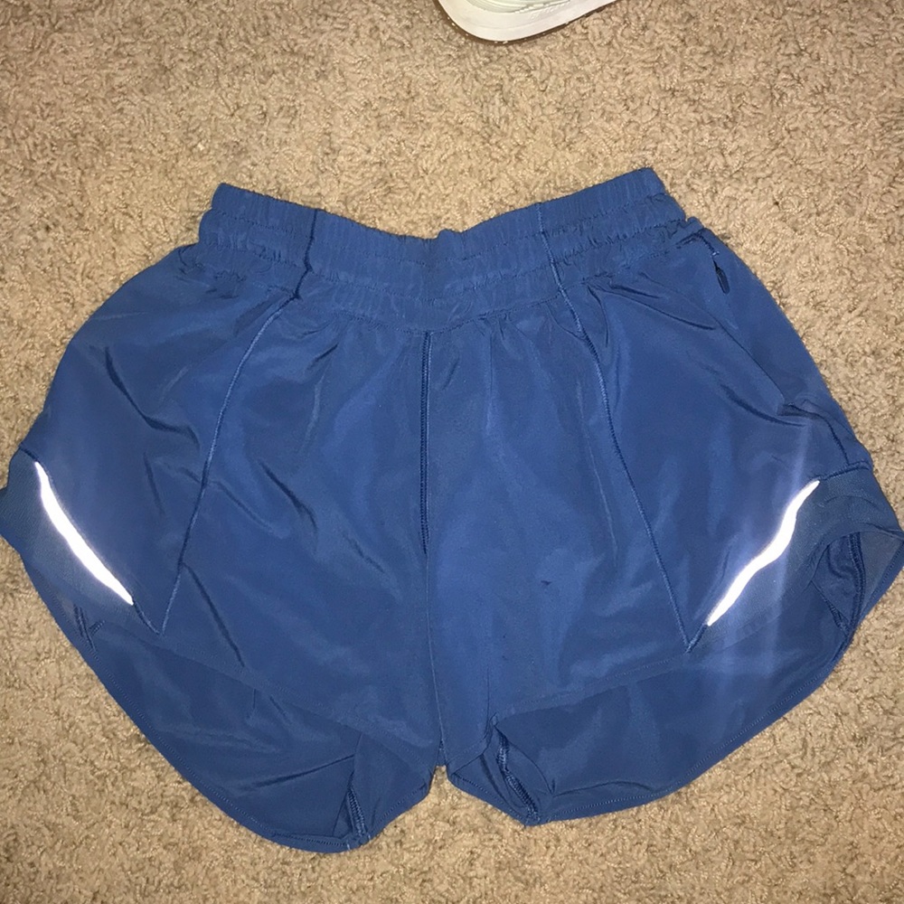 Lululemon Tracker Shorts Size 4– long